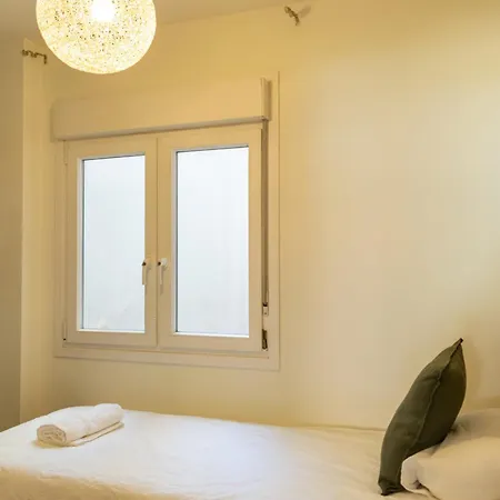 Cozy In Residential Center By Maison Pinata Apartment
