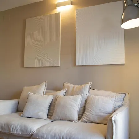 Cozy In Residential Center By Maison Pinata Apartment *